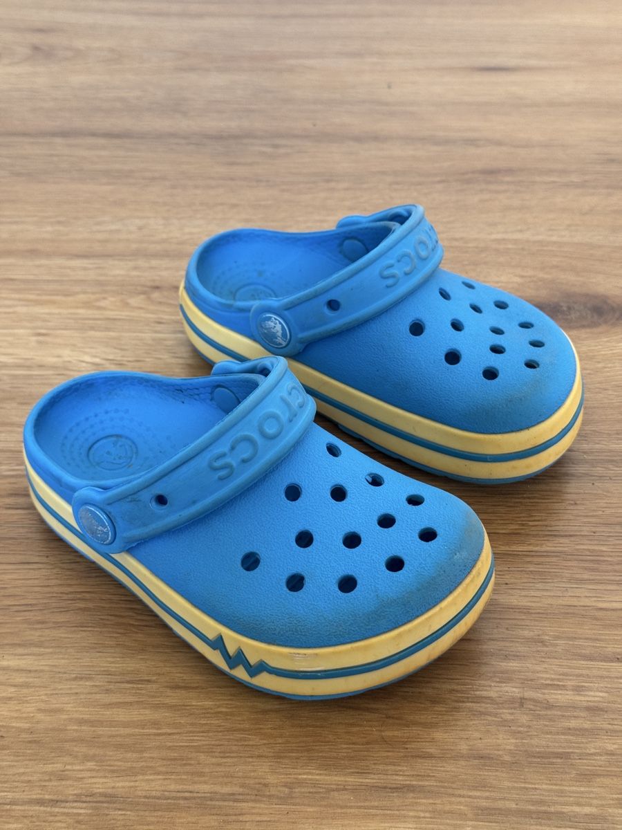 Crocs Scarpe per ragazzi: Kinder Clogs Crocs Grösse C9 (25-26) – Usato da Basel venduto da spassbremse