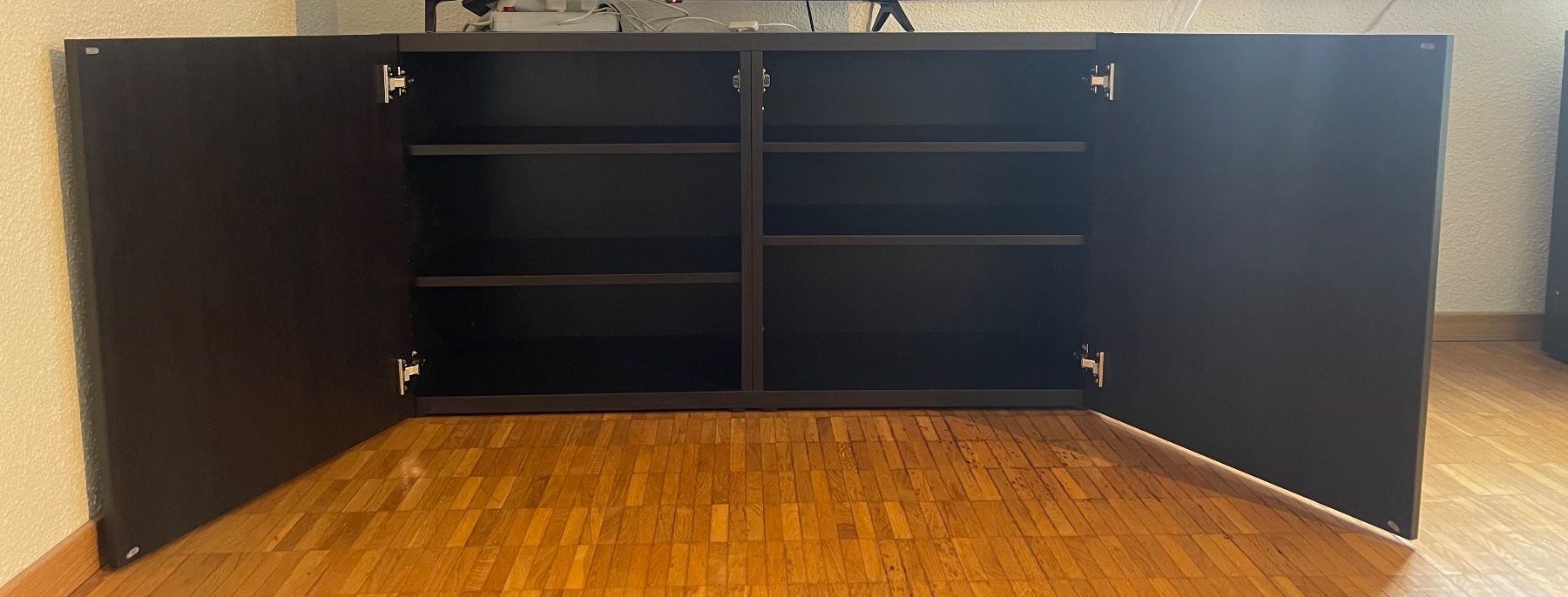 Ikea Armoires: Möbel. Boden- oder Wandmodell schwarzbraun 120/64/42 cm – D'occasion à Kriens par jon_k2nw