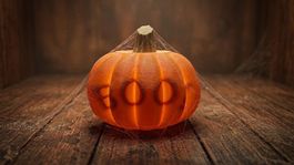 Halloween Kürbis mit «BOO» Leuchteffekt – Deko Kürbis