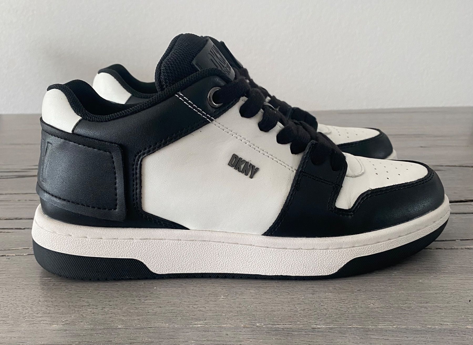 DKNY Scarpe da donna: DKNY Damen Sneaker – Nuovo (secondo la descrizione) da Volketswil venduto da 9394 4