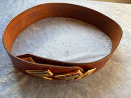 Vintage Ledergürtel mit Prägung und goldigen Akzenten!