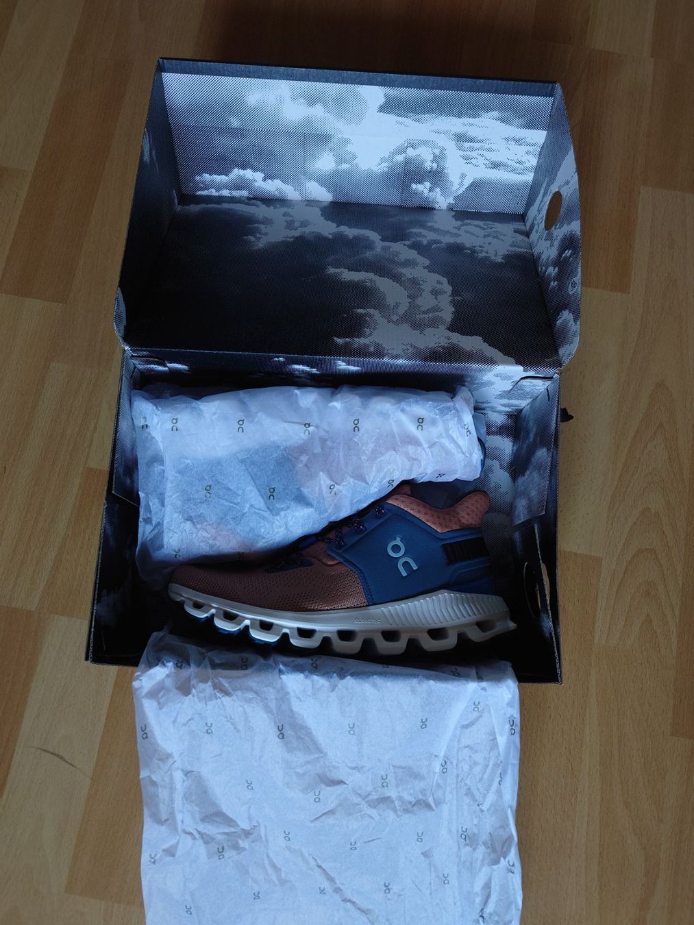 On Scarpe da donna: ON Laufschuhe Cloud HI Edge Grösse 38,5 – Nuovo e nell'imballaggio originale da Hombrechtikon venduto da Dannii0 1
