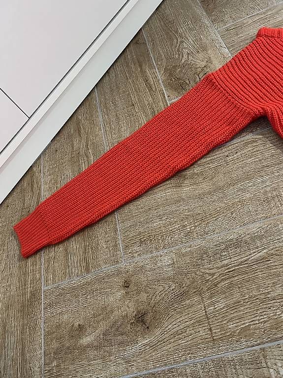 Maglioni & Felpe: Missguided schulterfreier Pullover korallrot Gr.34/36 – Usato da St. Gallen venduto da kka_l9wg 3