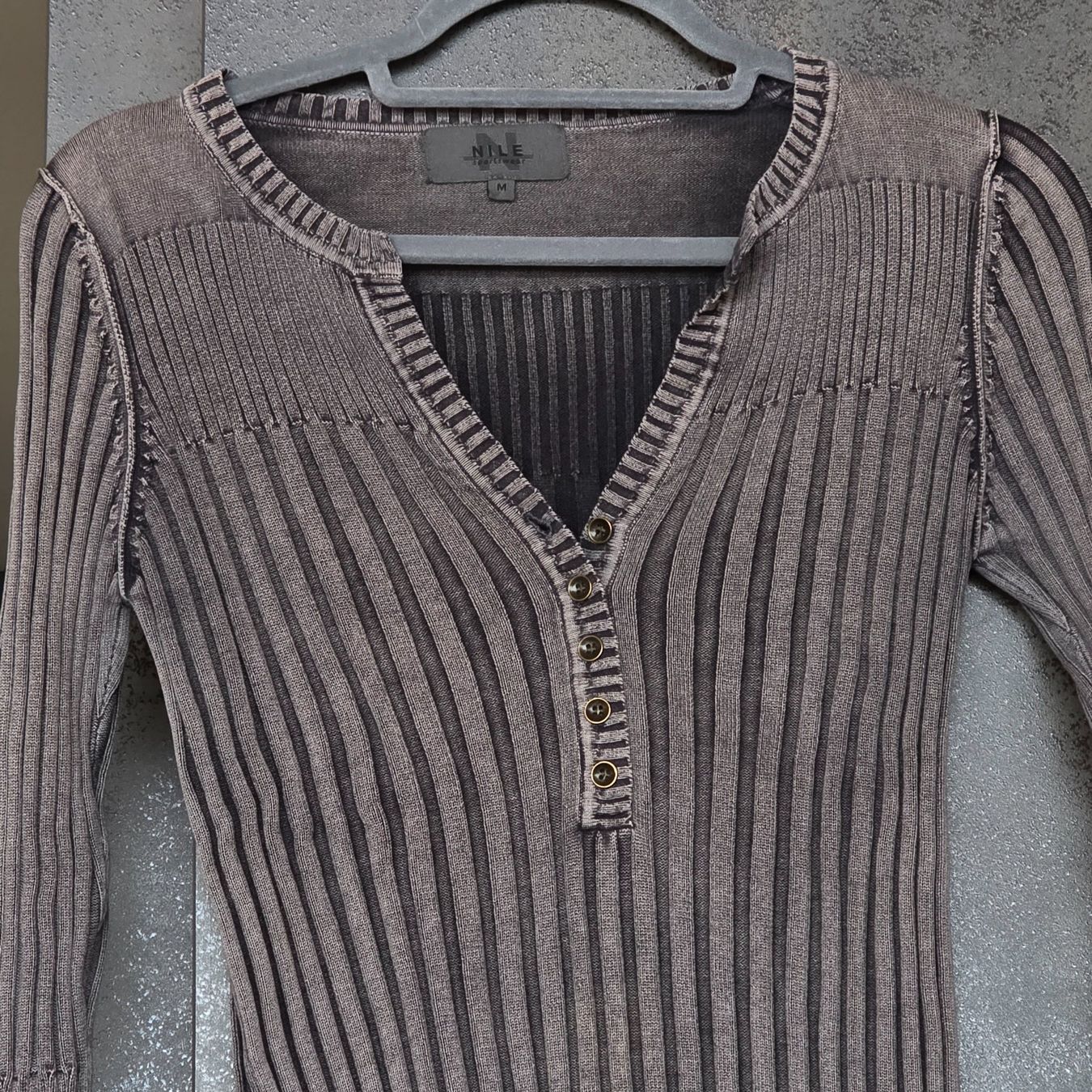 Nile Maglioni & Felpe: 🐸 NILE PULLOVER M GERIPPT TAUPE / ANTHRAZIT – Nuovo (secondo la descrizione) da Môtier (Vully) venduto da Frogs 7