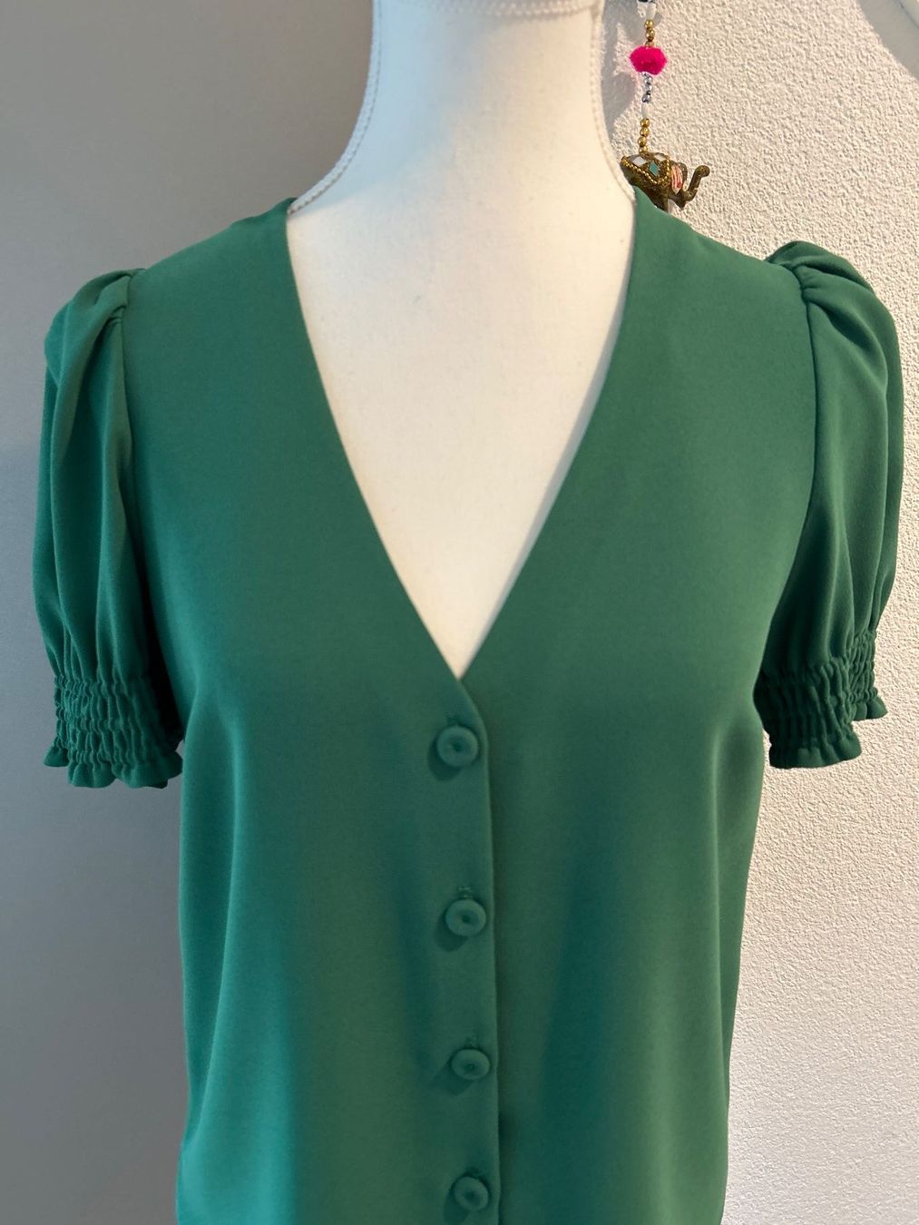 Tara Jarmon Camicette: Kurzarm  Bluse von Tara Jarmon Paris – Nuovo (secondo la descrizione) da Brunnen venduto da Nala2929 1