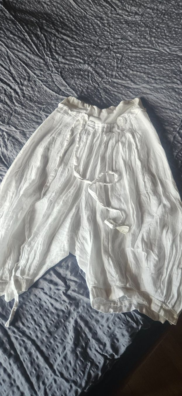 Pantaloni: Weisse Leinen Pluderhose M – Usato da Rosshäusern venduto da Heldin01