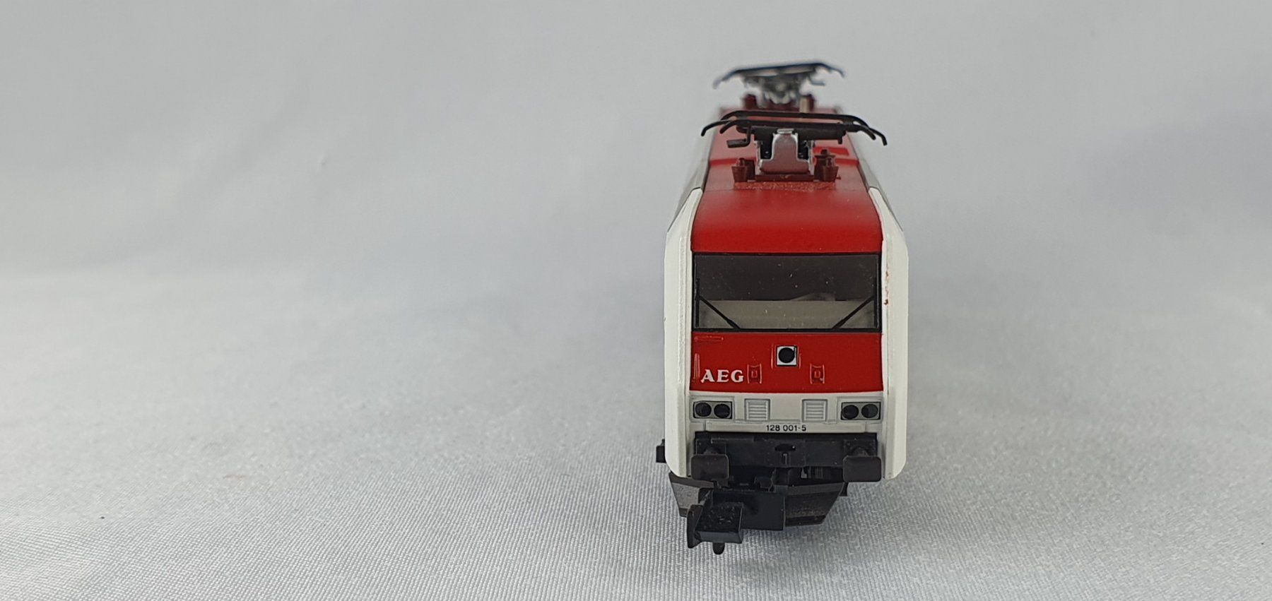 Trix Modelleisenbahnen: Minitrix Elektrolok BR 128 "12X - AEG" (E1150) – Gebraucht aus Birr von waruco 2