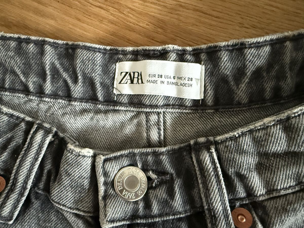 Zara Jeans: Jeansshorts, Zara, Grösse 38 – D'occasion à Anglikon par Haraldinho 2