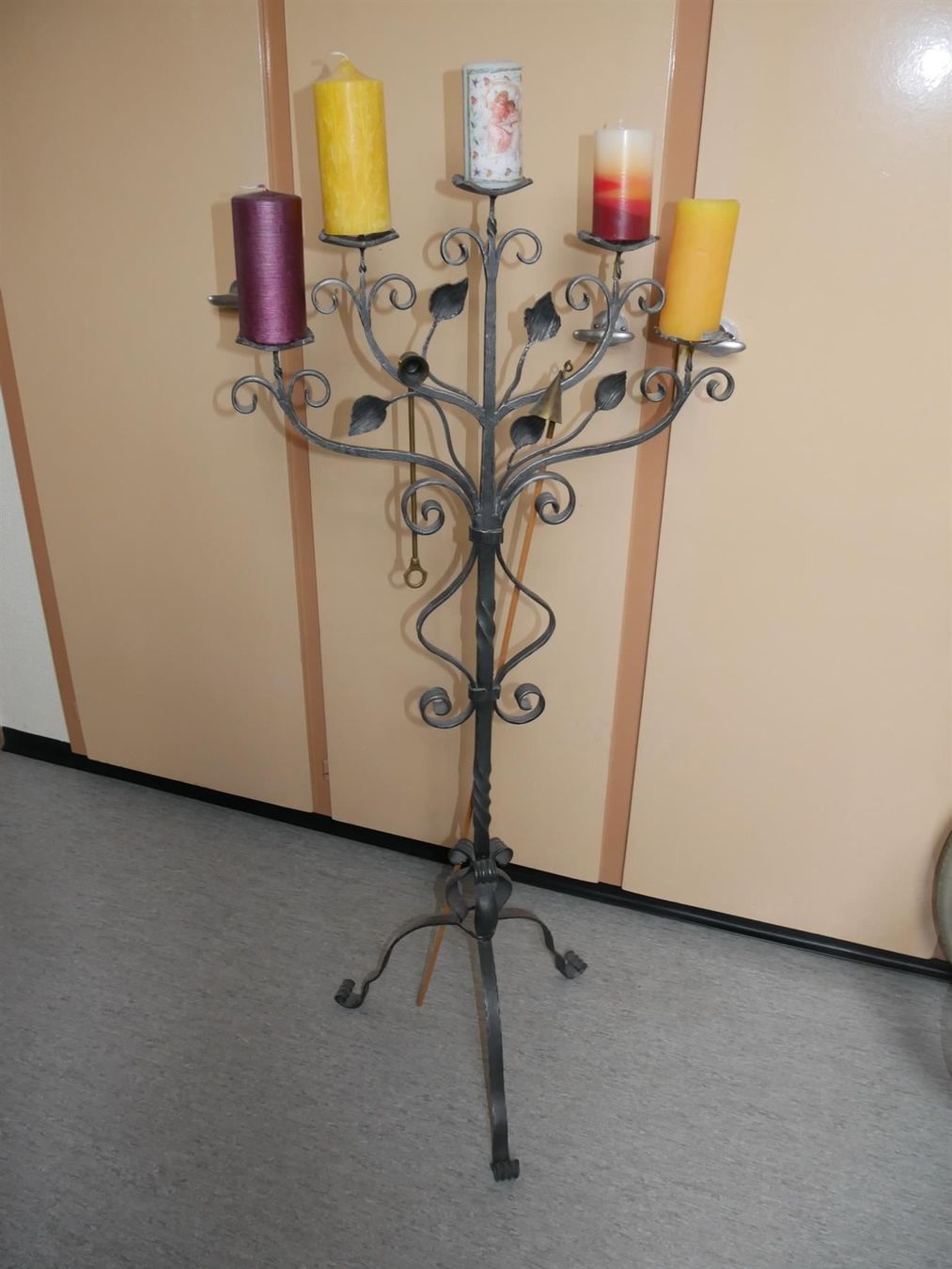 Portacandele: Kerzenständer Schmiedeisen – Usato da Gränichen venduto da Nimmersatt