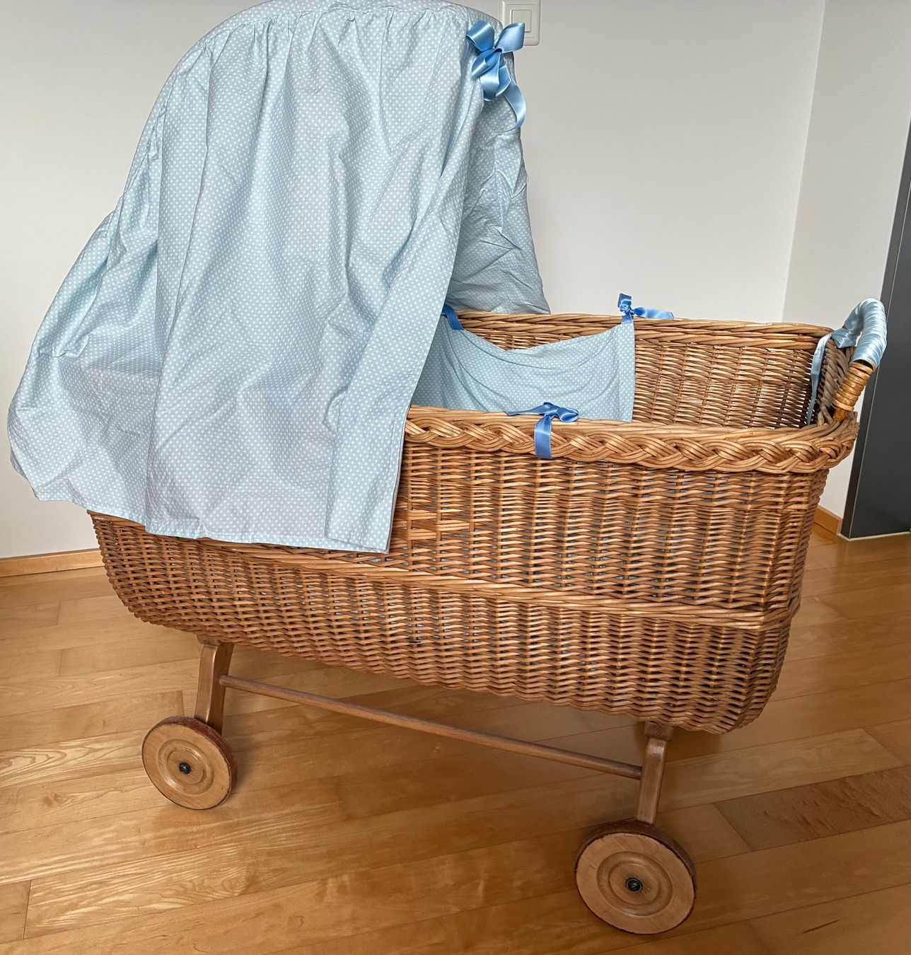 Berceaux: Neu restaurierter Stubenwagen – Neuf (Voir description) à Hinteregg par Carimba90
