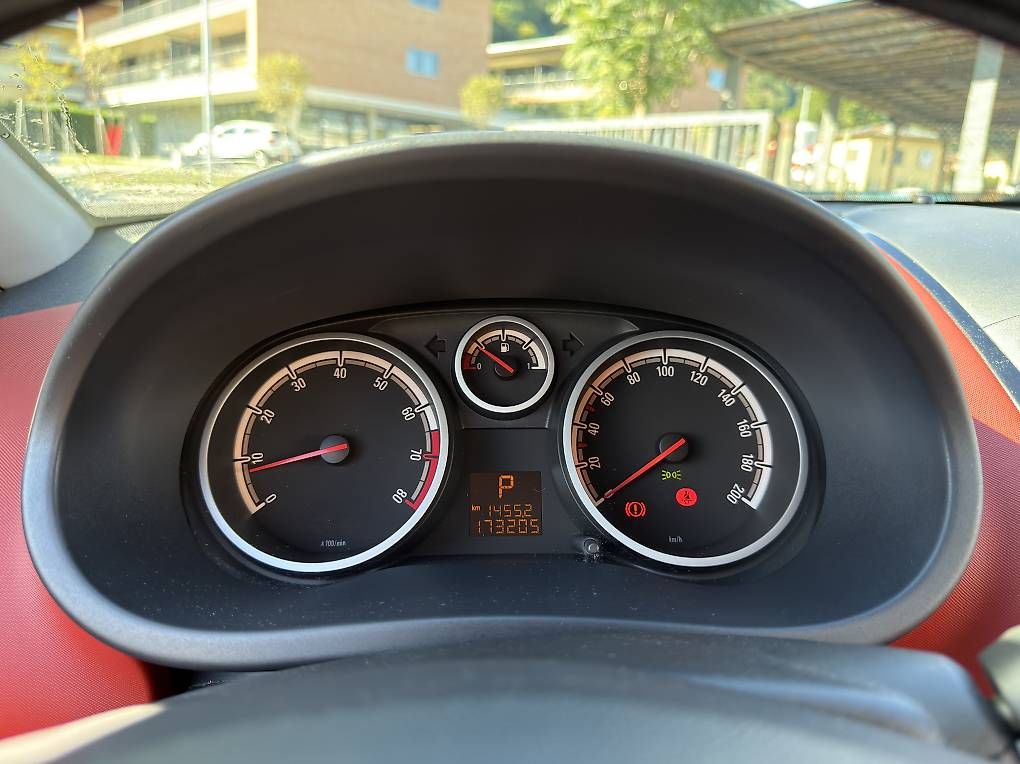 Autos: Opel Corsa 1.4i (COLLAUDATA - AUTOMATICA) – D'occasion à Agno par jonnyautosagl 8