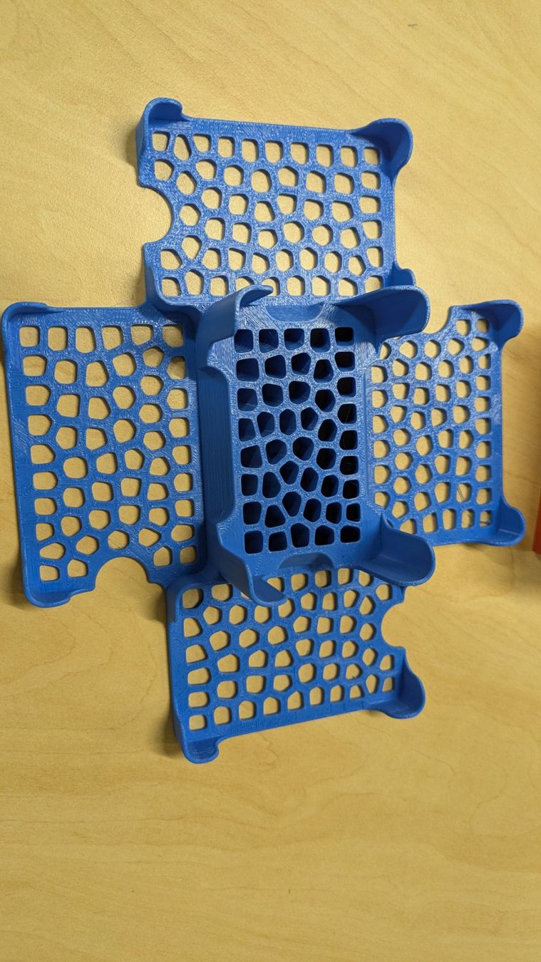 Giochi: Skip-Bo Kartenhalter & Ablage-Organizer inkl. Box – Usato da Staufen venduto da El3D 2