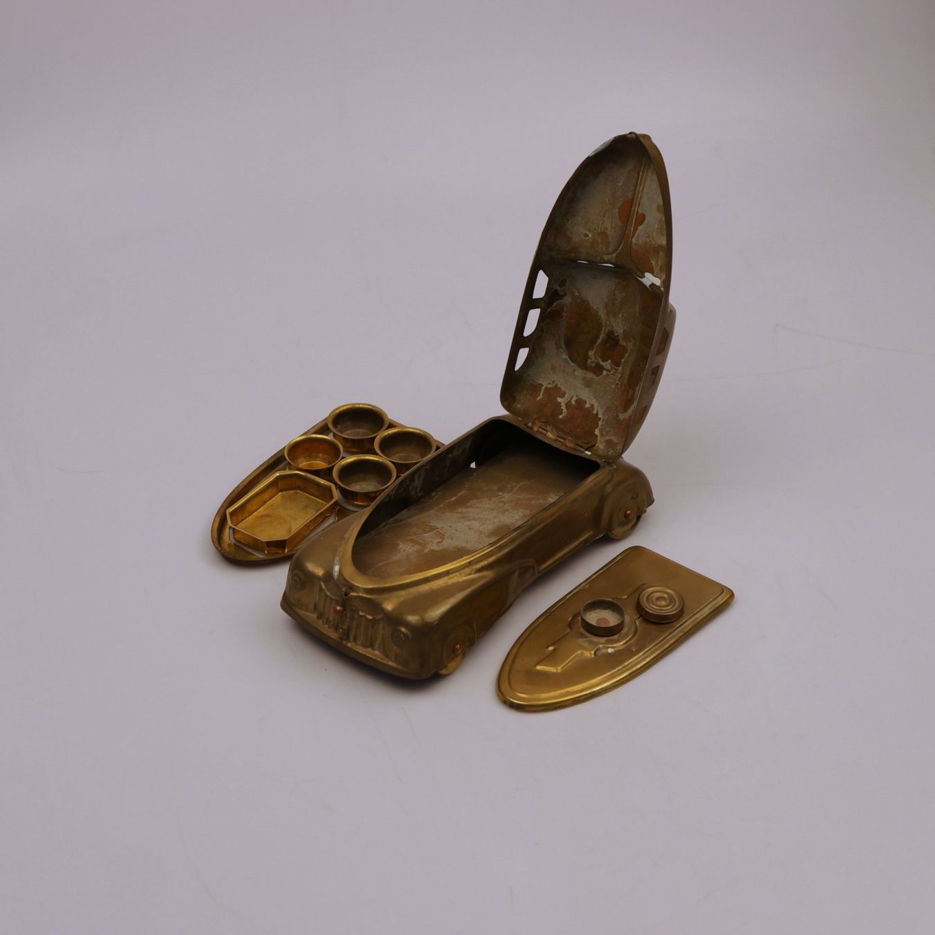 Statuette: Betel-Motor-Auto aus Messing – Usato da Volketswil venduto da brockipfannenstil 8