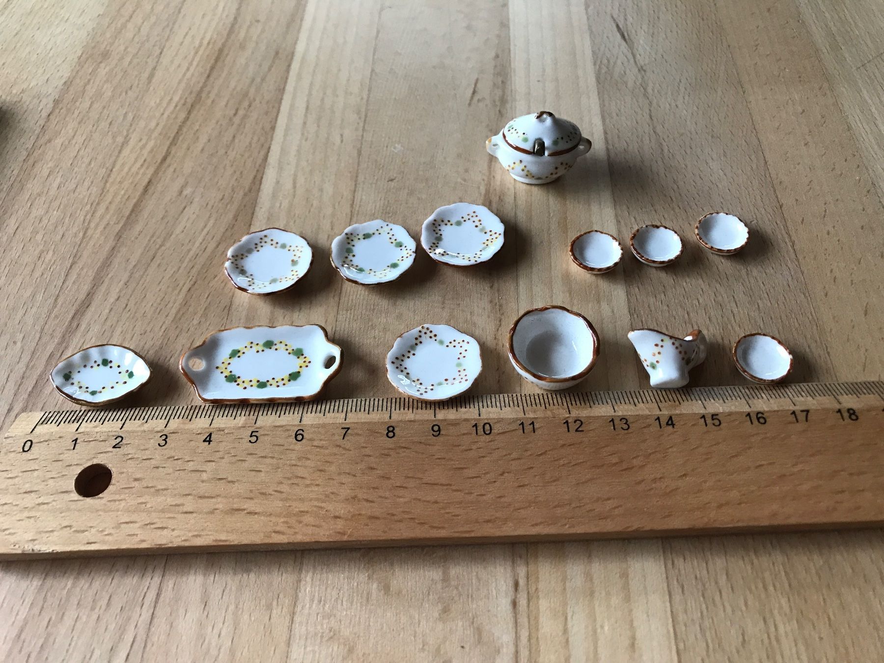 Case e mobili per bambole: Puppenhausgeschirr – Nuovo e nell'imballaggio originale da Schwanden-Brienz venduto da Rossino0 1