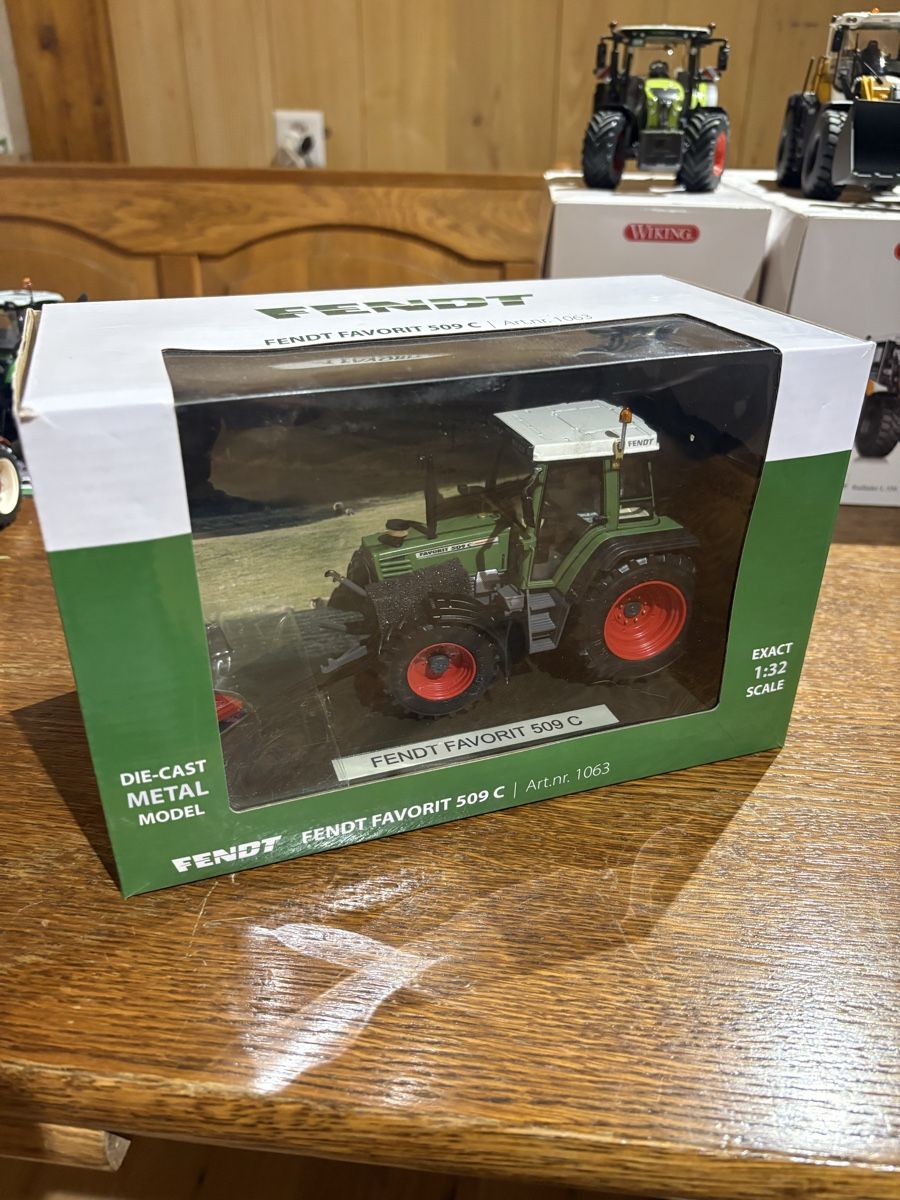 Kit di modellismo & Modellini statici: Fendt Favorit 509c 1:32 – Nuovo (secondo la descrizione) da Maracon venduto da tro_chq5