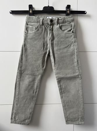 Zara Kordhose 110 grün skinny Slim fit 