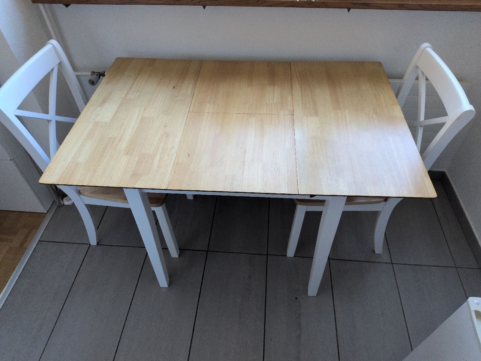Tischset: Tisch inkl. 2 Stühle – Gebraucht aus Basel von talca88 1