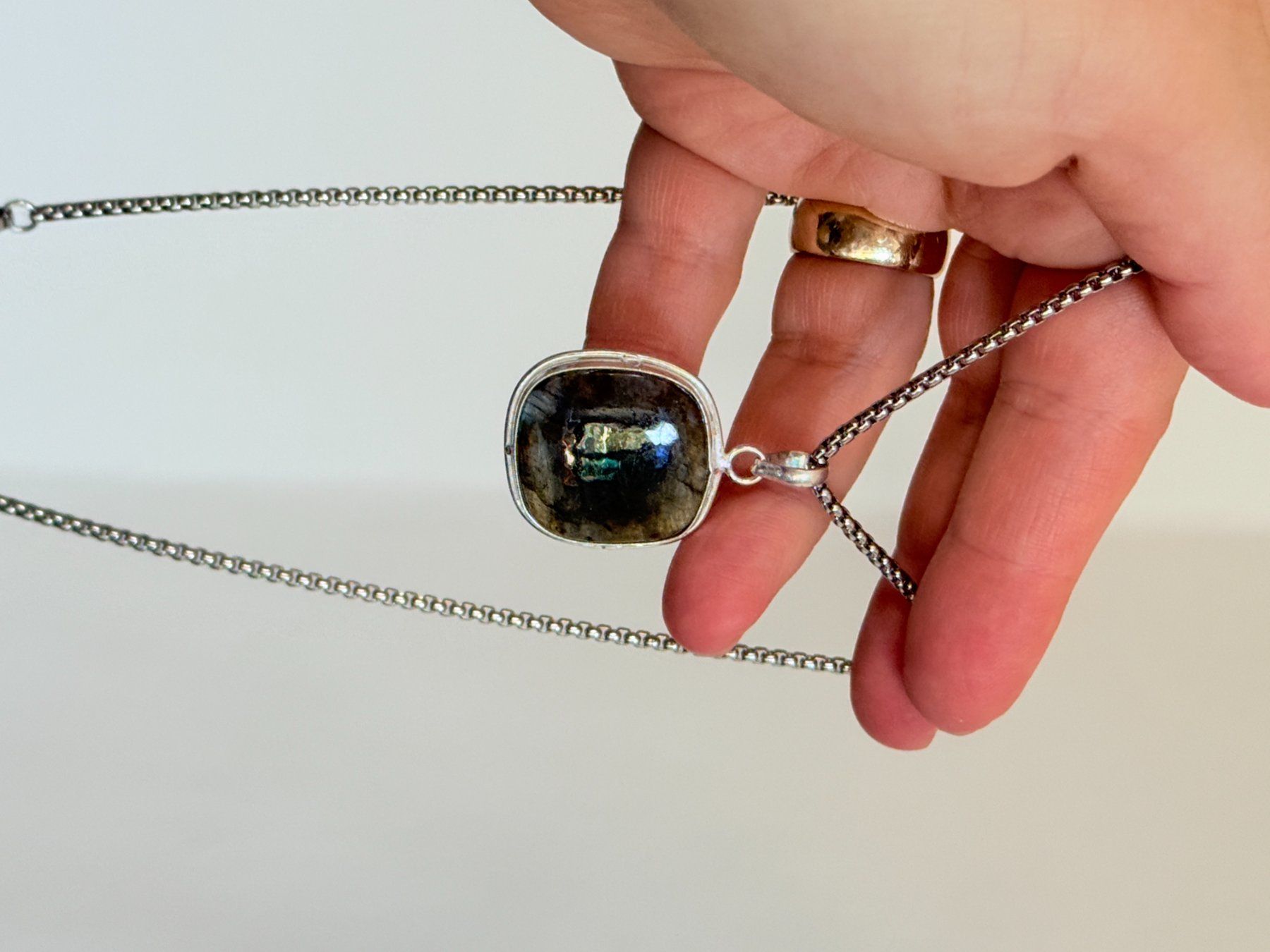 Ketten: Collier Labradorite neuf – Neu und originalverpackt aus Genève von AWWA 1