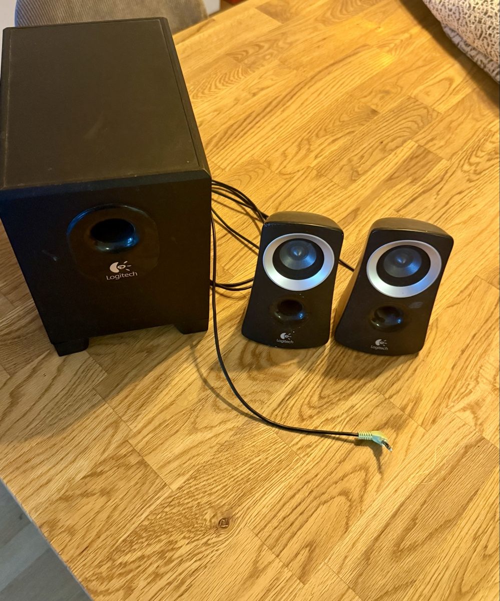 Logitech Lautsprecher: Logitech Musik Boxen inkl. Subwoofer – Gebraucht aus Solothurn von sam_2rch