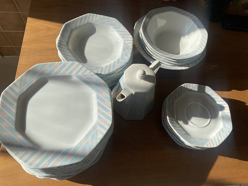 Set di piatti: A saisir : set de vaisselle en bon état  – Usato da Geneve venduto da CHRISTINEE01