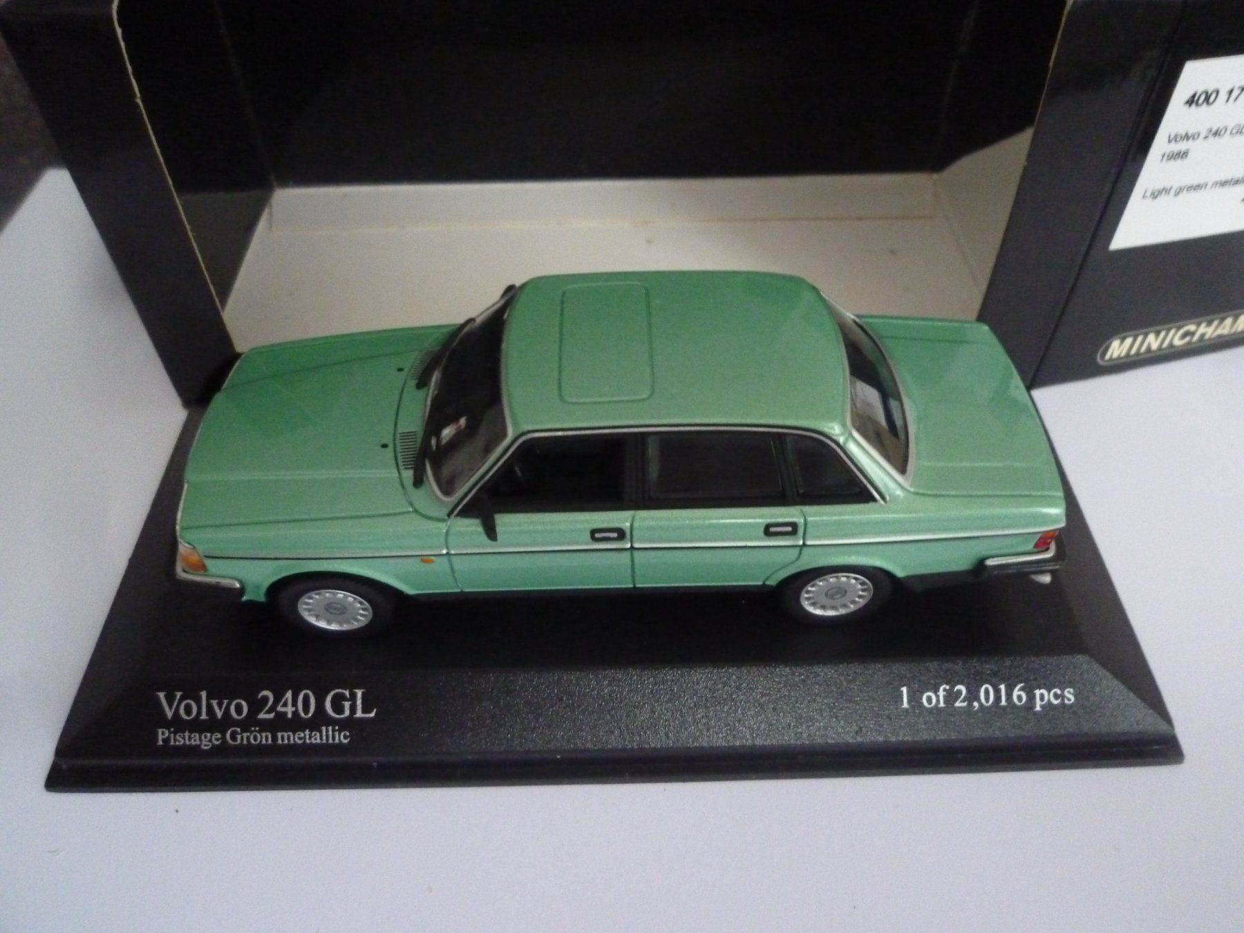 Volvo Modellini d'auto: Volvo 240 GL (1986) – Nuovo e nell'imballaggio originale da Flawil venduto da Imperiosud 4