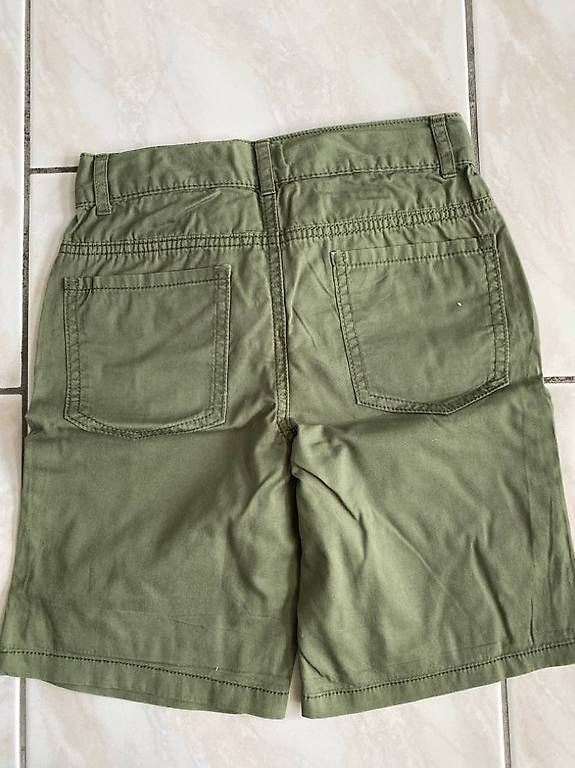 Hosen: Vend lot short taille128 – Gebraucht aus Morrens VD von gia_sfs5 2