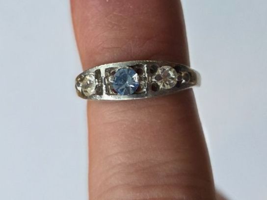 Anelli: Bague argentée avec pierres bleues, taille 52 – Nuovo (secondo la descrizione) da Territet venduto da Cenh 3