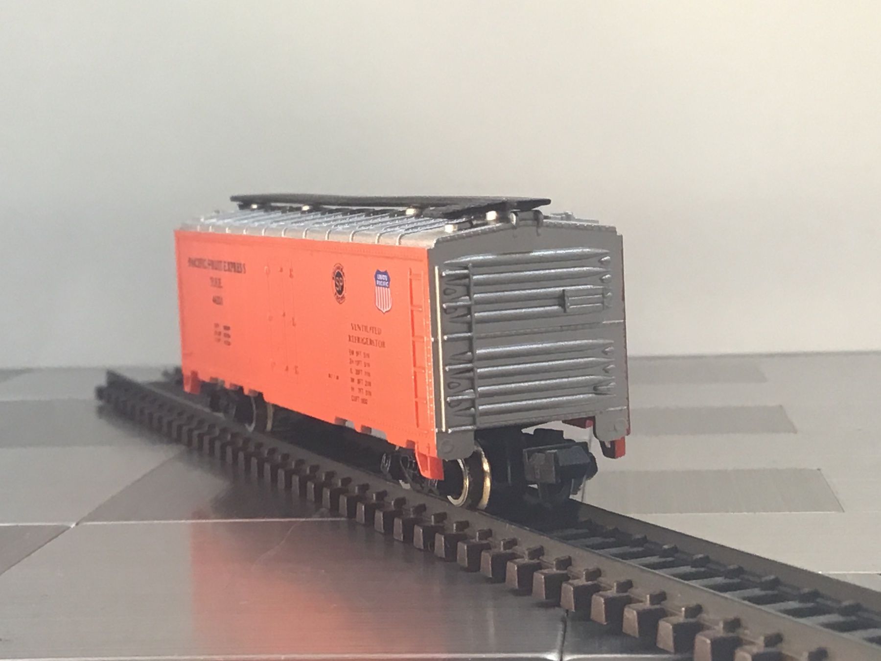 Micro Trains Line Modelleisenbahnen: MICRO TRAIN LINE GÜTERWAGEN SPUR N – Gebraucht aus Männedorf von Modellbau-wyss 1
