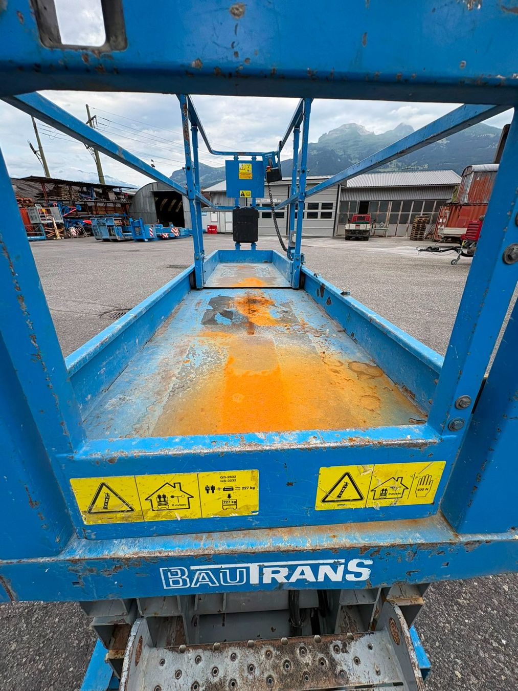 Piattaforme elevatrici & Crick: Scherenbühne Genie GS2632 AH 10m – Usato da Vaduz venduto da TRANS-AGRAR 2