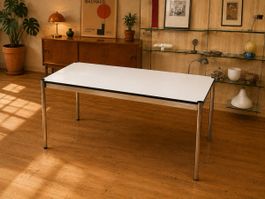 Original USM Haller Tisch – Perlgrau & Chrom