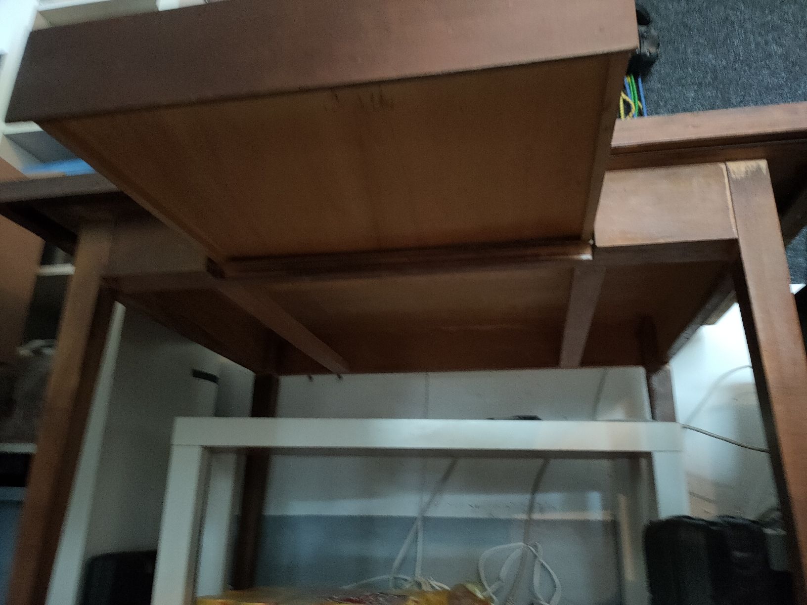 Bureaux: Wunderschöner Tisch – D'occasion à Wetzikon ZH par Elos34 2