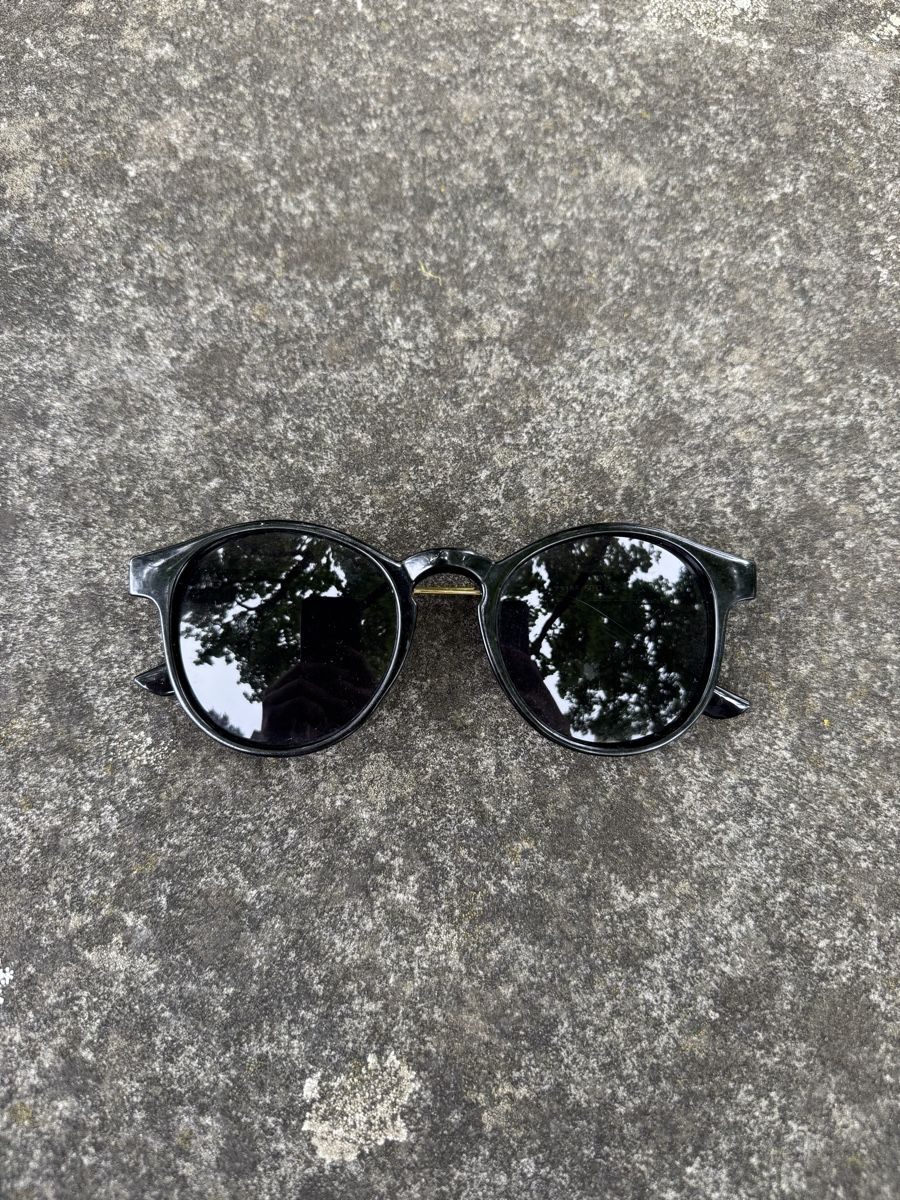 Occhiali & Lenti: Le Specs Le Tough Sunglasses Black Stylish – Usato da Effretikon venduto da rus_2l2p