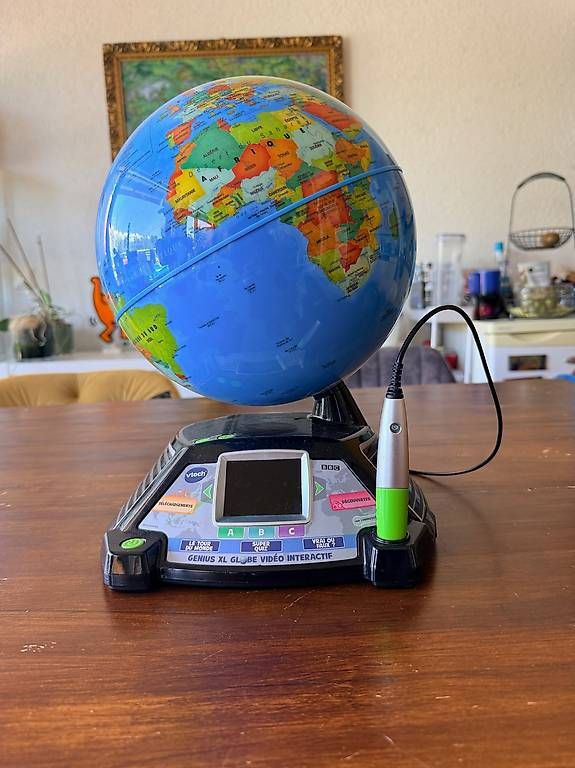 Sonstige Dekorationen & Accessoires: VTech Genius XL Globe Vidéo interactif – Gebraucht aus Versoix von Van75 2