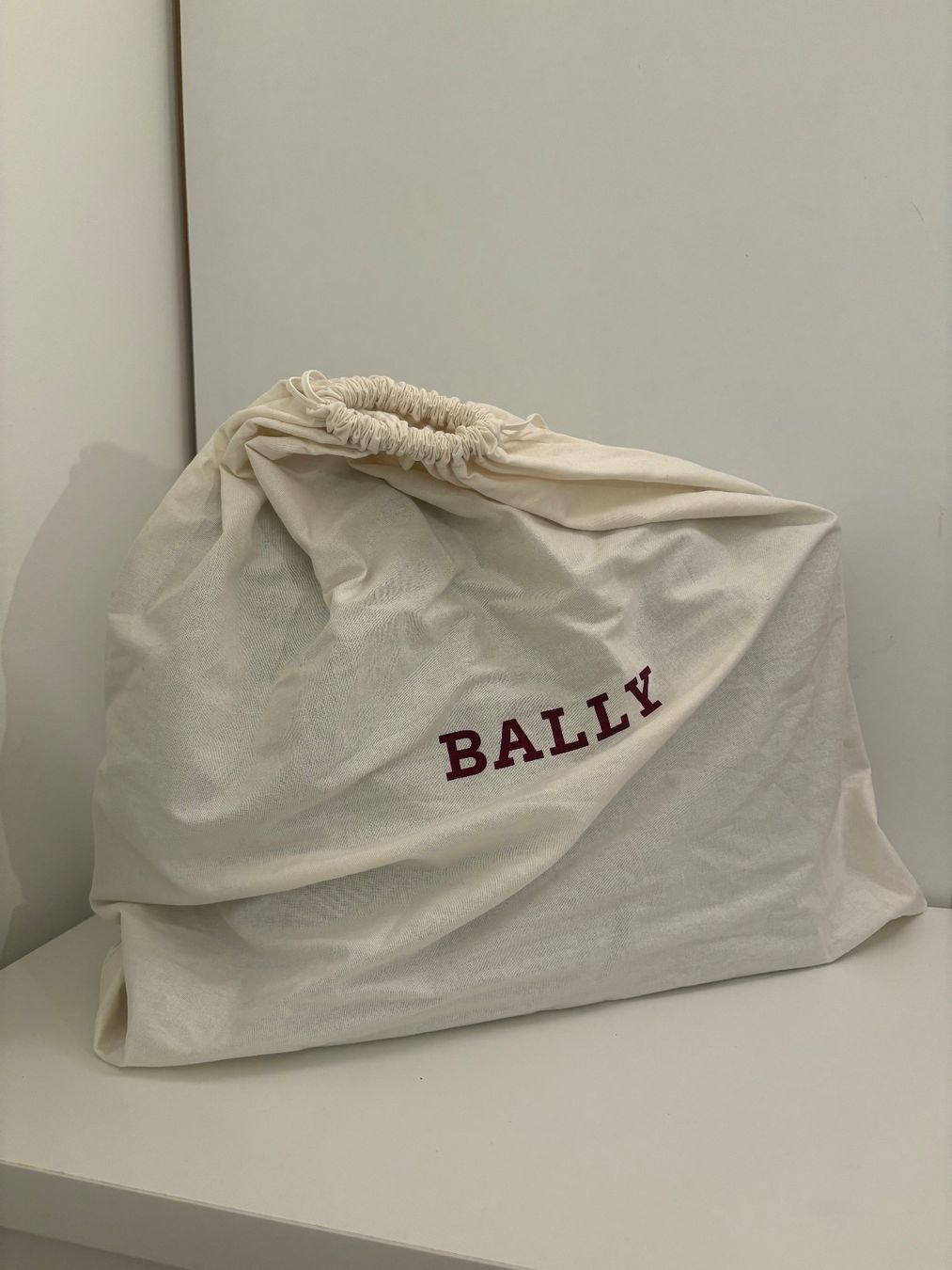 Bally Borse: Sac à main Bally, Cuir argenté – Nuovo e nell'imballaggio originale da Petit-Lancy venduto da the_28l7 6