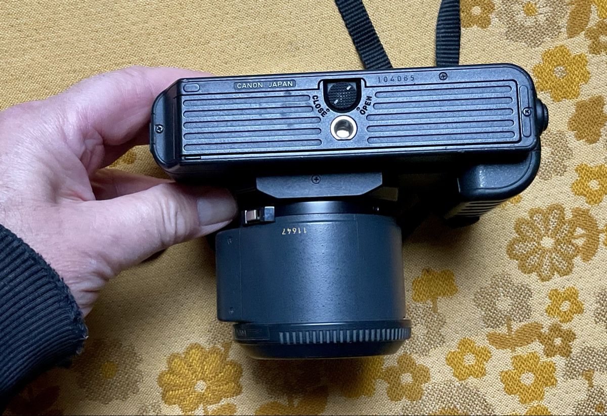 Canon Fotocamera: Canon T80 Set: Kamera, Blitz, Filter, Tasche – Usato da Endingen venduto da nathan05 3