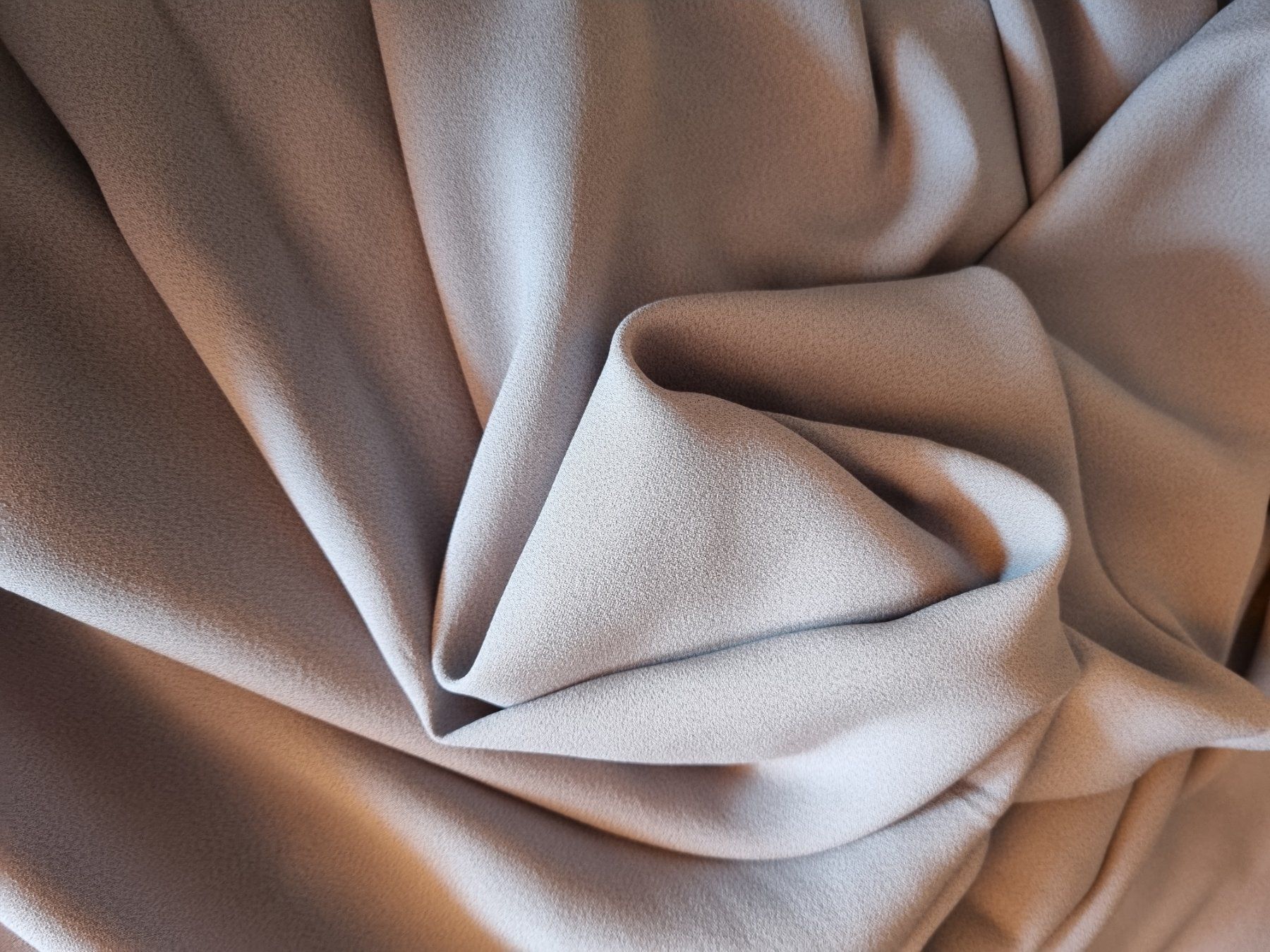 Tessuti: Stoff Viscose Silbergrau, Crepe – Nuovo e nell'imballaggio originale da geroldswil venduto da Gumball1 1