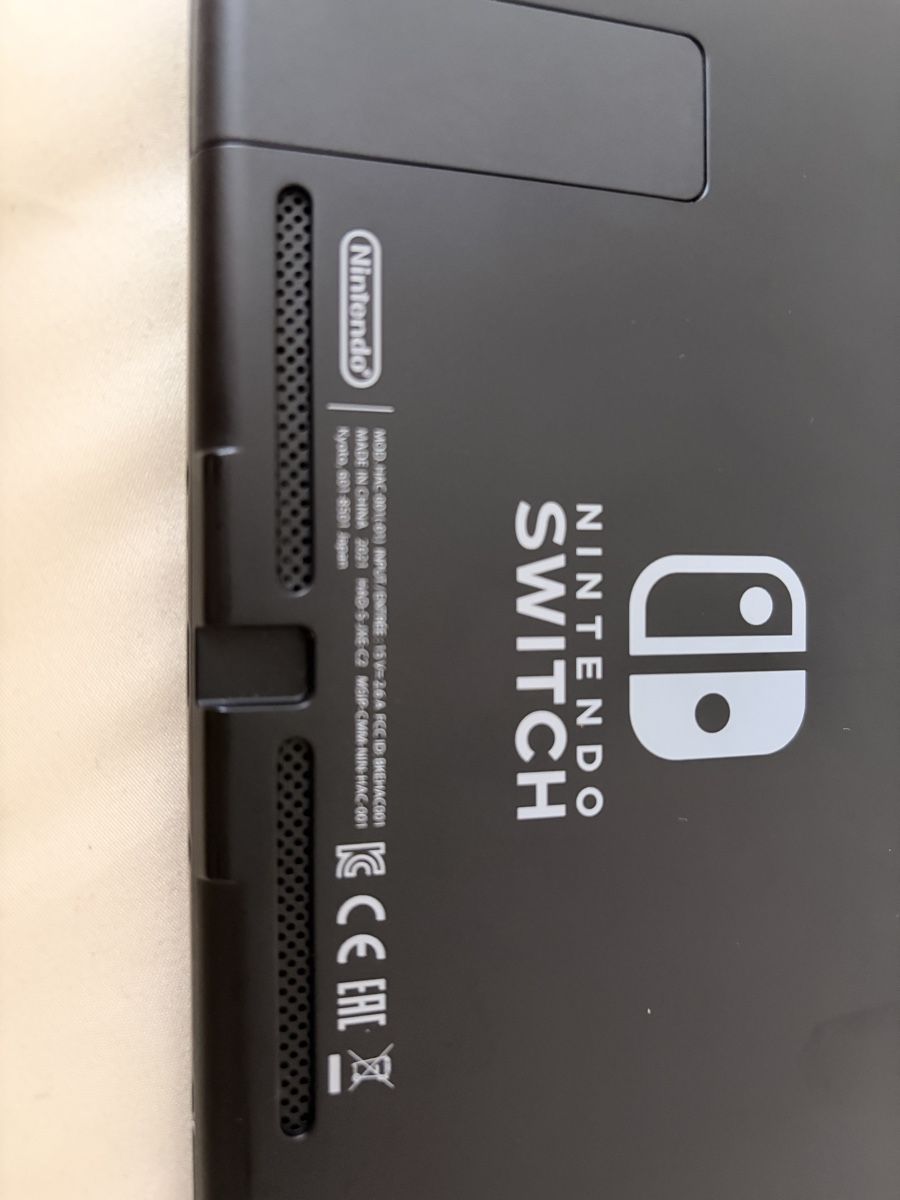 Nintendo Consoles: Nintendo Switch Konsole – D'occasion à Steinhausen par Elif.Guerbuez 2