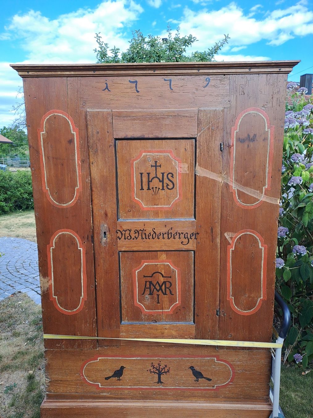 Armoires: Antiker Schrank – D'occasion à Worben par Haguhans1