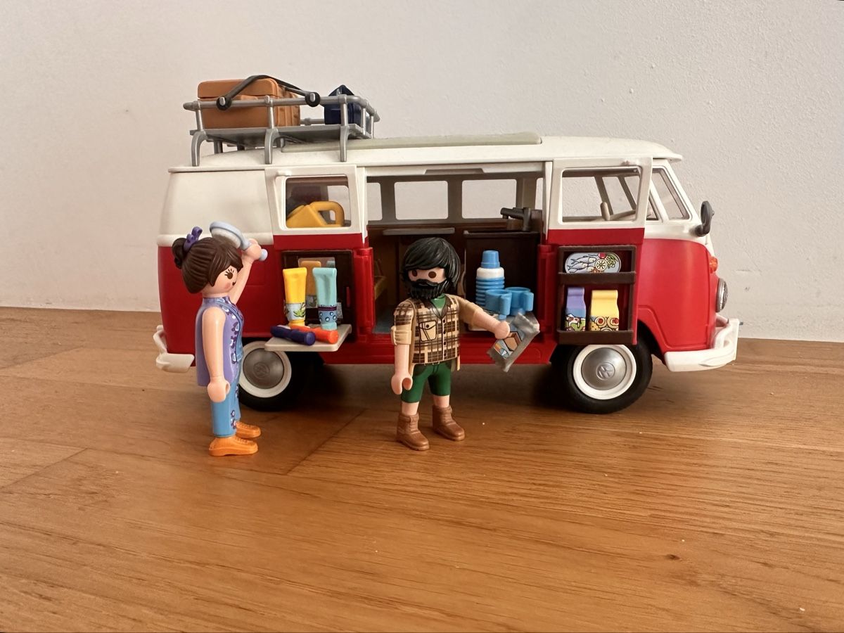 PLAYMOBIL 70176 VOLKSWAGEN T1 Camping Bus Camper Motorhome Toy Model VW