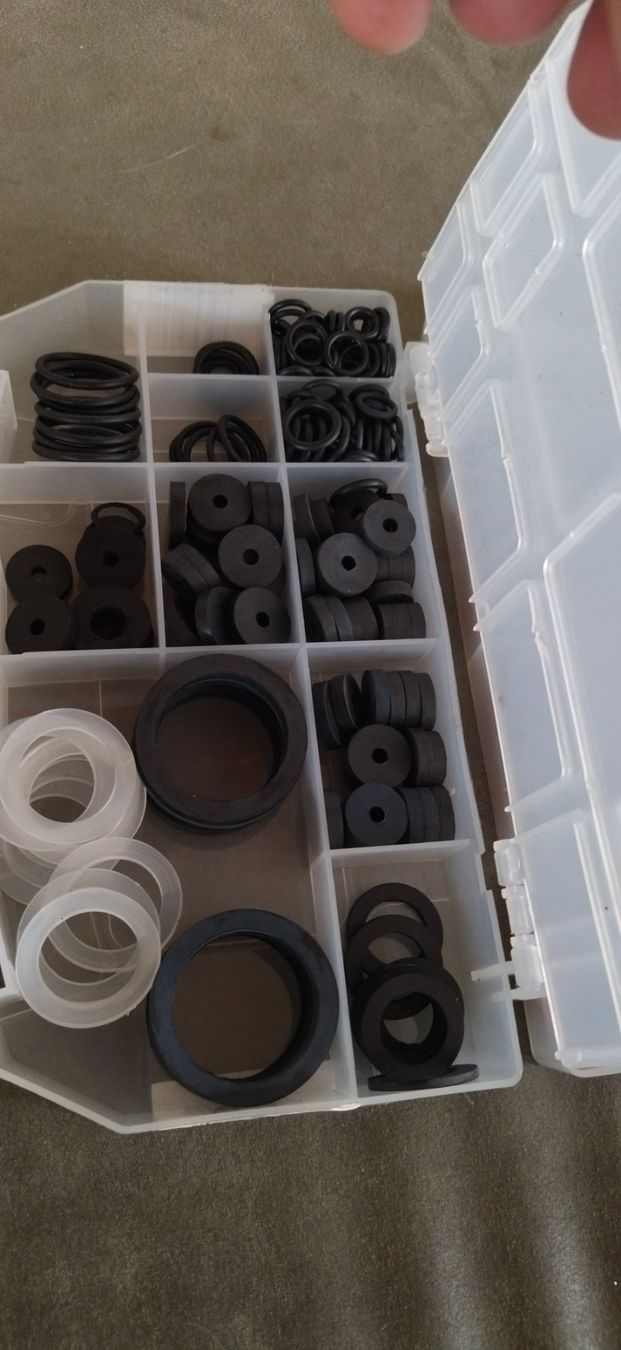 Sanitari: Box mit verschiedenen Dichtungen – Nuovo (secondo la descrizione) da Fahrni b. Thun venduto da Bergers_occasionen 1