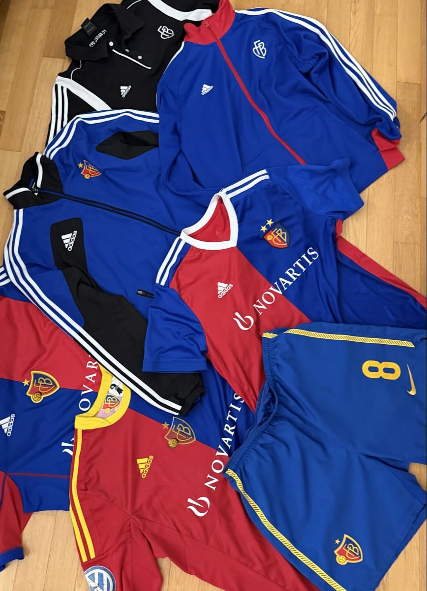 FC Basel Canottiere & Pantaloni: Fc Basel Adidas Nike Trikot Set  – Usato da Füllinsdorf venduto da hae_gt9l 2