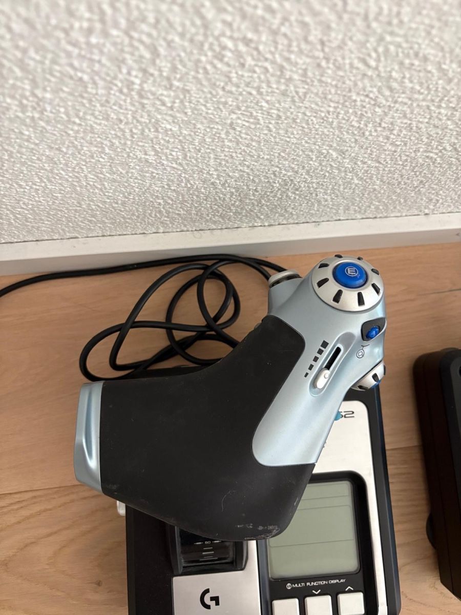 Manettes: Logitech Joystick – D'occasion à Brunnen par eli_8ykg 4