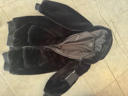 Veste d'hiver Zara en fausse fourrure noire, taille S 40-...
