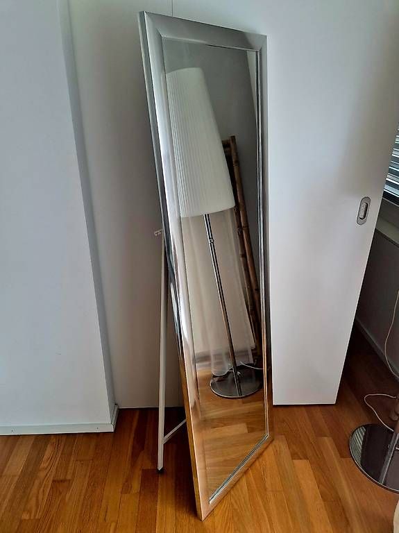 Specchi: Standspiegel  silberner Rahmen  160 cm – Usato da Sarnen venduto da AndreaE.