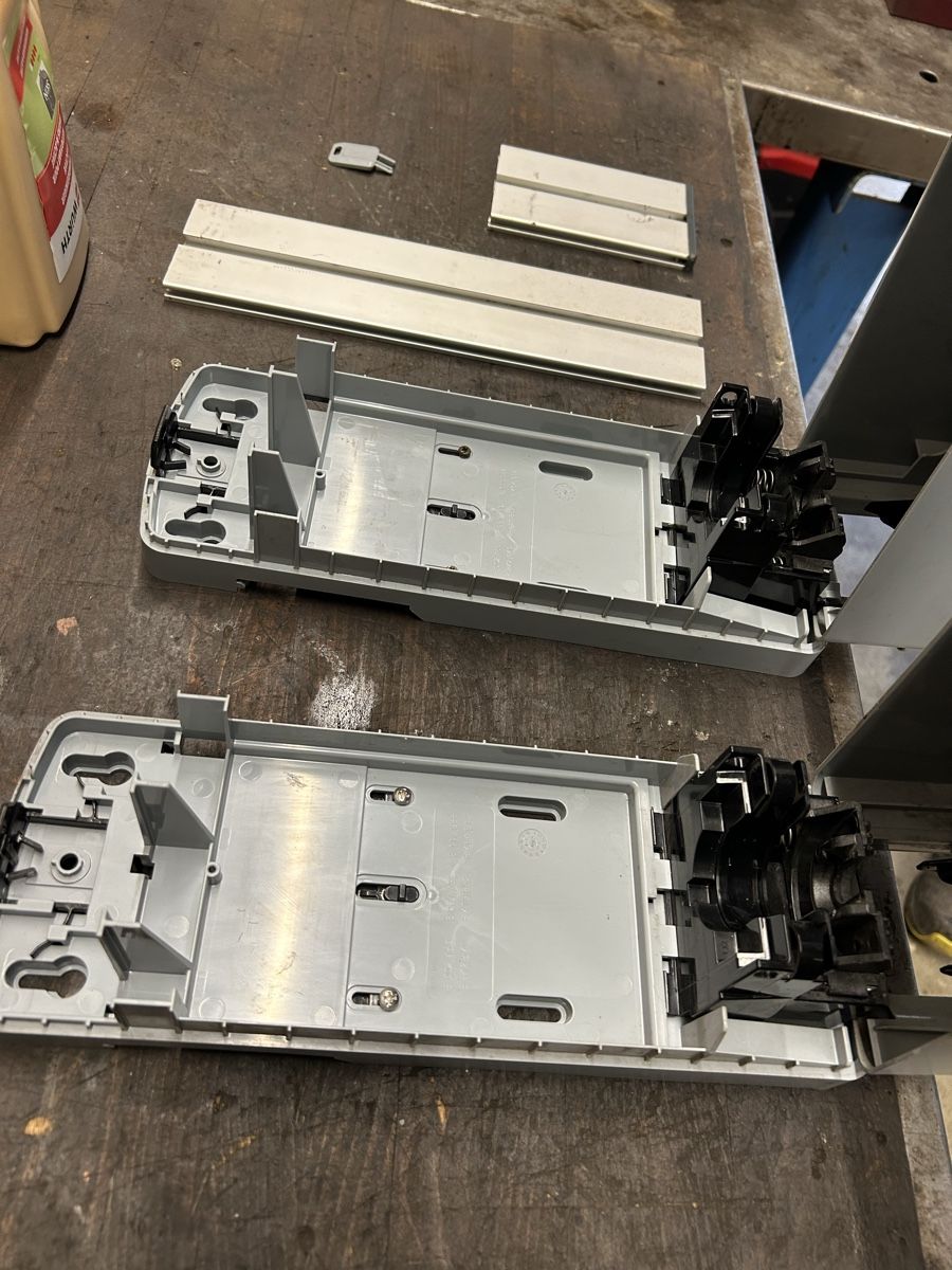 Portasapone: Garage Würth Seifenspender – Usato da Gampelen venduto da ste_r6hj 3