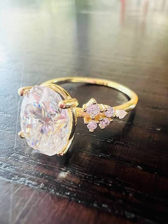 Anelli: Elegant 3-Carat Moissanite Ring. – Usato da Thalwil venduto da han_2b8c
