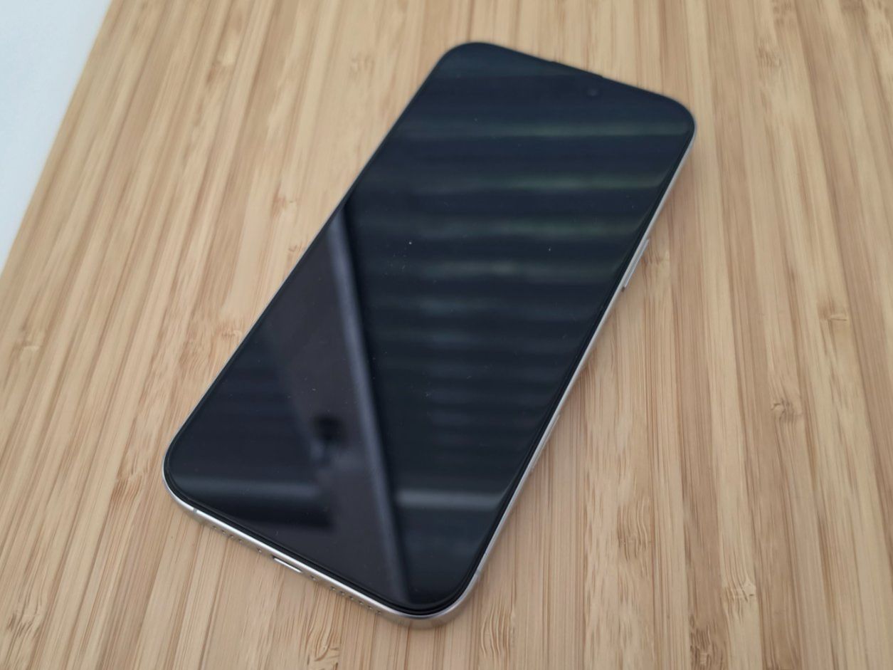 Apple Telefoni cellulari / Smartphones: Apple iPhone 16 Pro Max – Usato da Reinach AG venduto da mali.kes