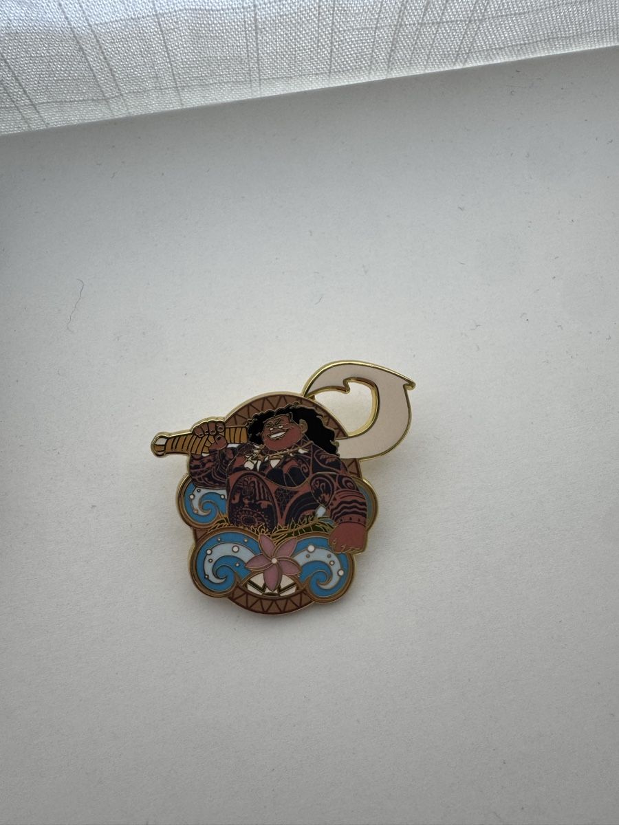 Disney Placchette & Badge: Loungefly Pin Vaiana Maui – Nuovo (secondo la descrizione) da Giffers venduto da sahla 1