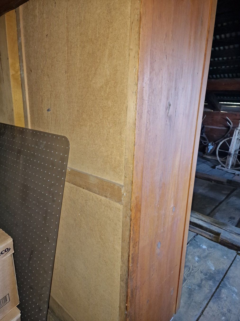 Armadi: Antiker Holz-Schrank – Usato da Flüelen venduto da novena 3