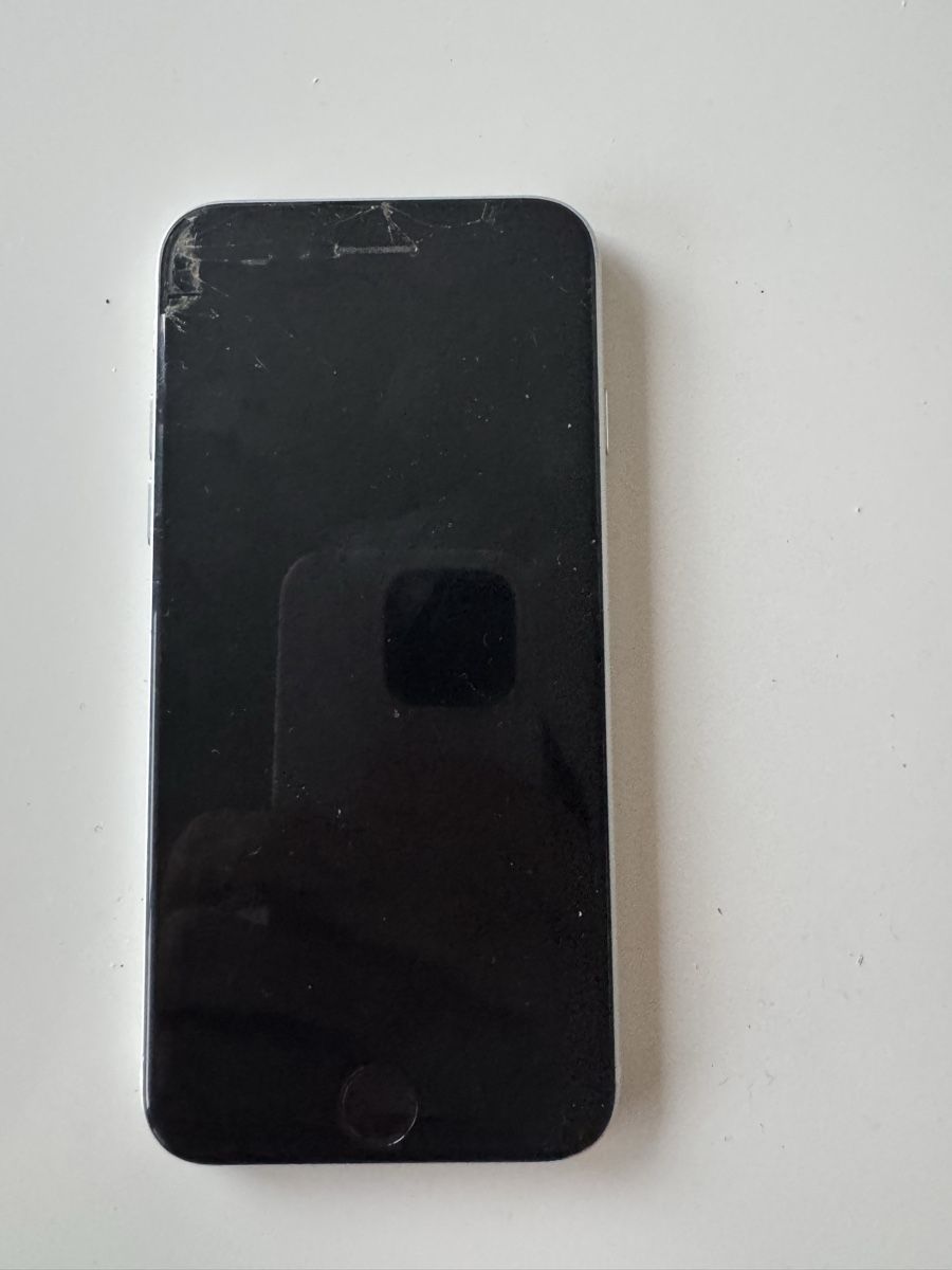 Apple Telefoni cellulari / Smartphones: iPhone SE cassé – Usato da Carouge GE venduto da ely_2jtg